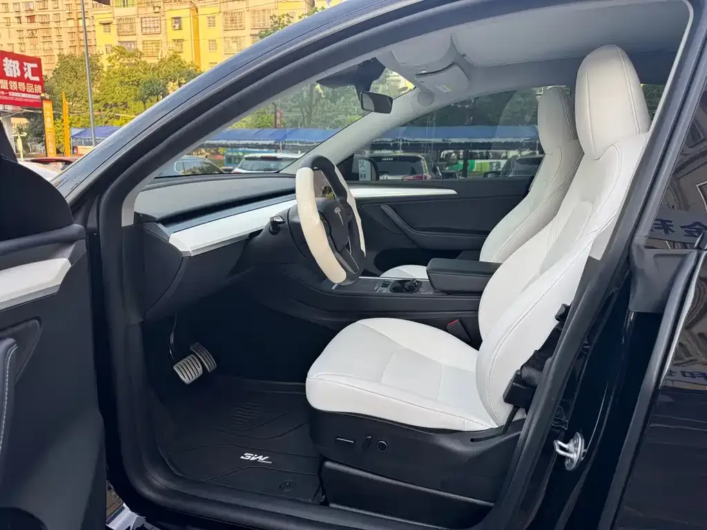 Tesla Model Y 2023 из CN, фото 10