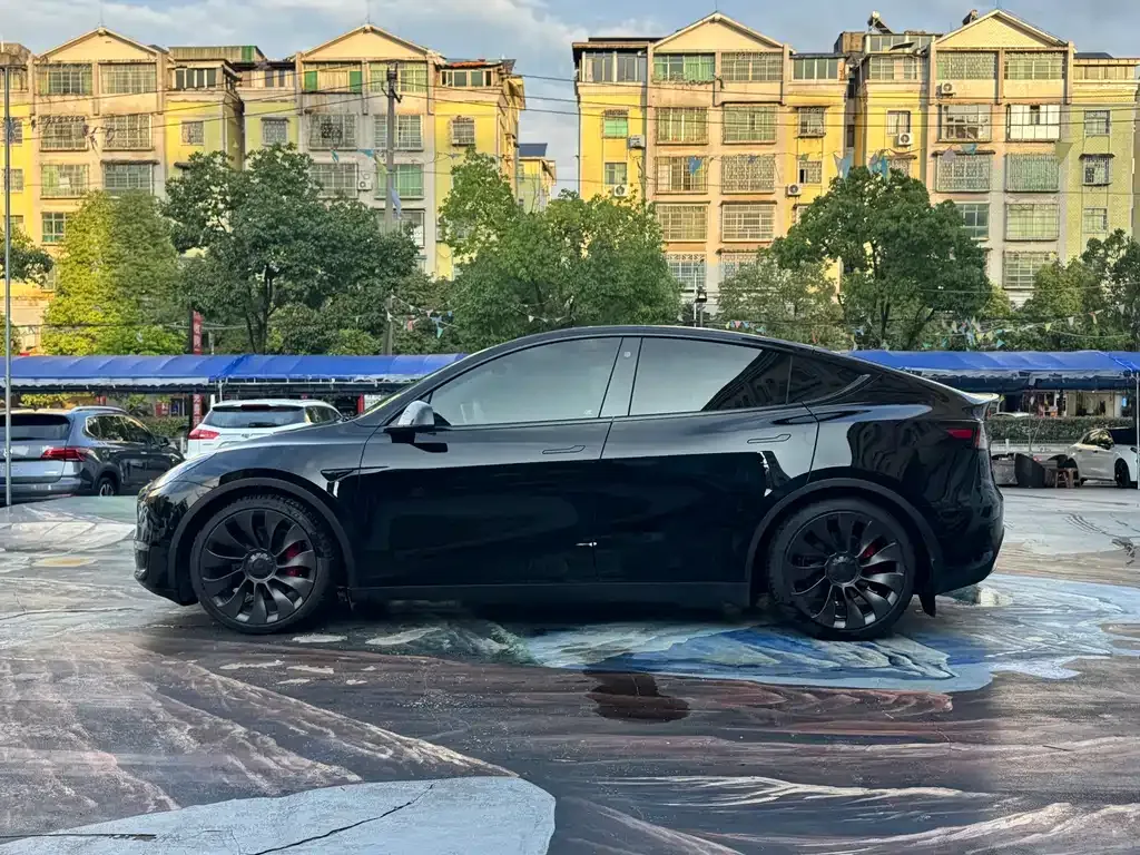 Tesla Model Y 2023 из CN, фото 8