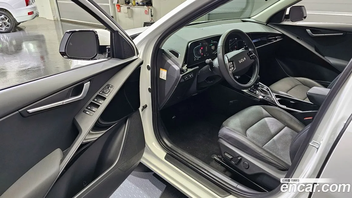 Kia Niro — фото 10