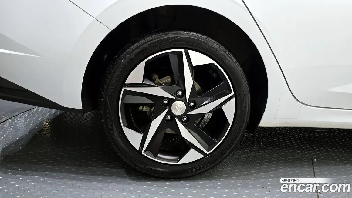Hyundai AVANTE — фото 5