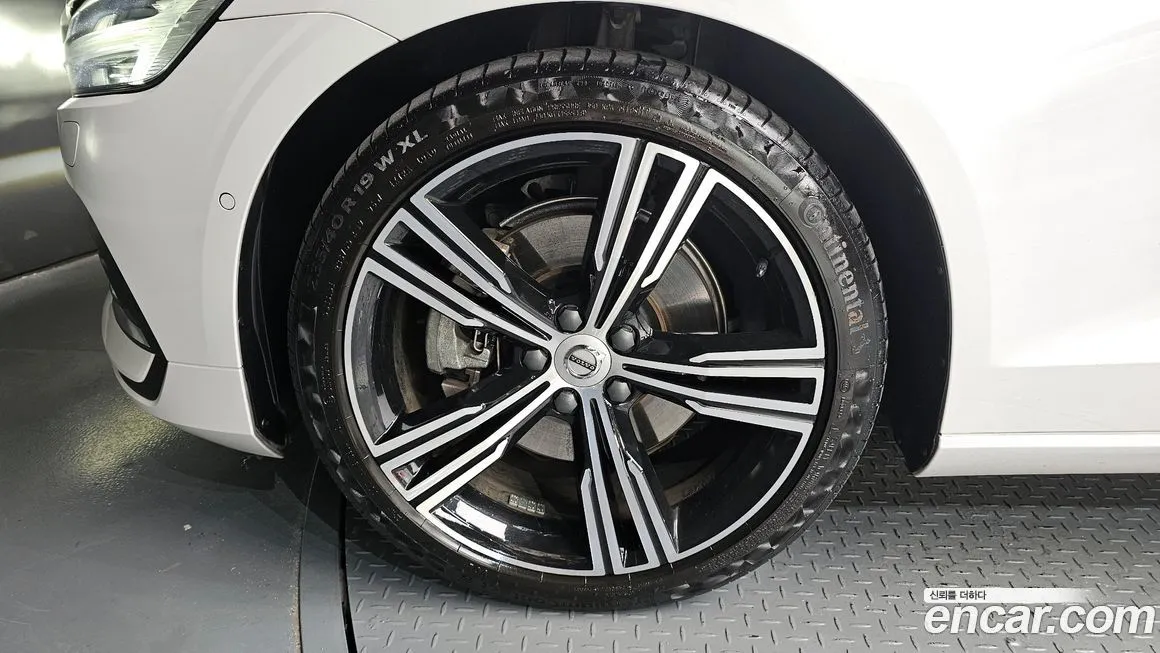 Volvo S60 2021 из KR, фото 5