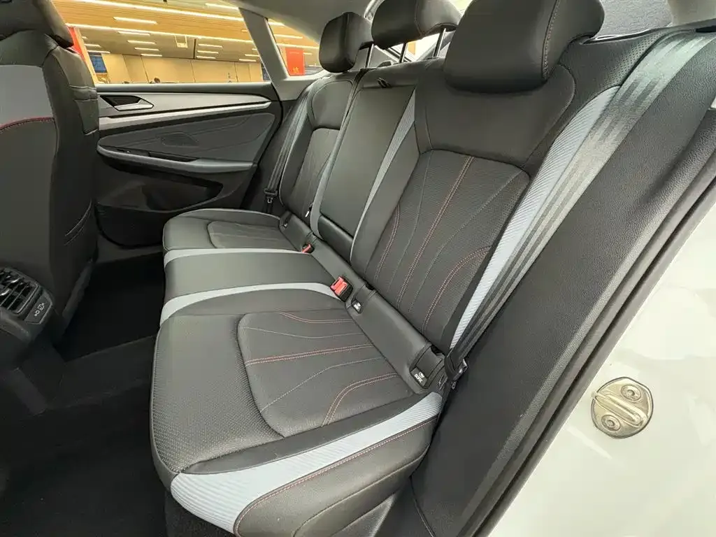 Volkswagen Lamando 2024 из CN, фото 7