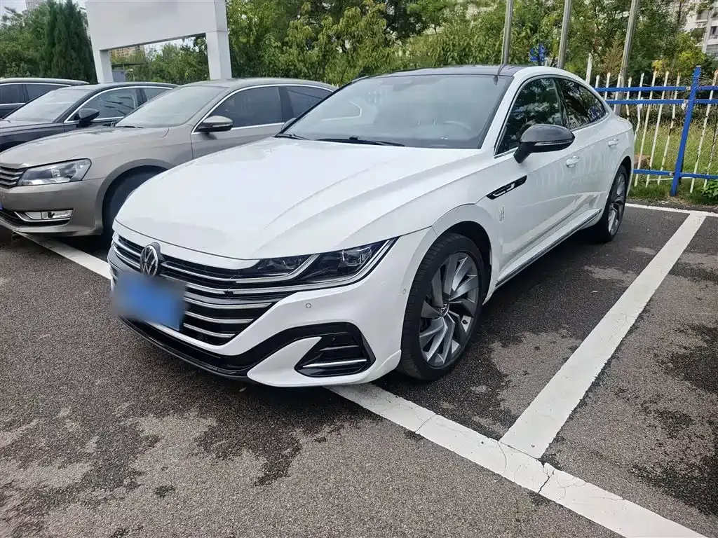 Volkswagen CC 2023 из CN, фото 1