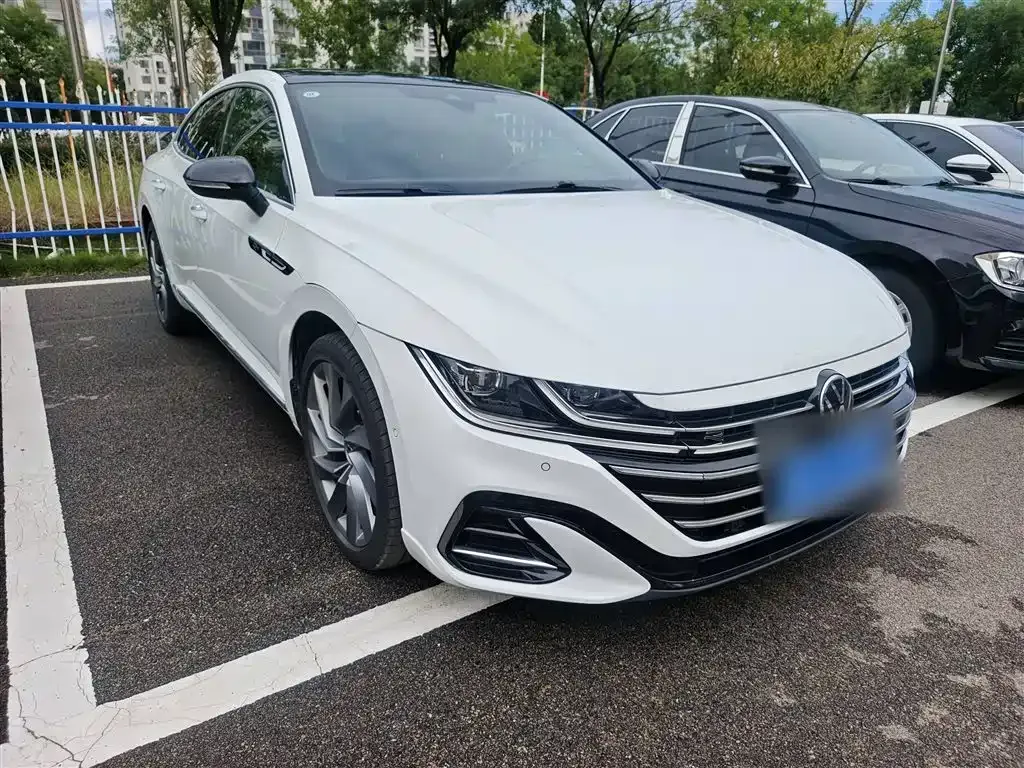 Volkswagen CC 2023 из CN, фото 7