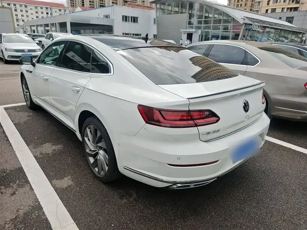 Volkswagen CC 2023 из CN, фото 9