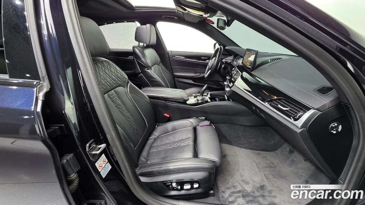BMW 5-Series 2023 из KR, фото 10