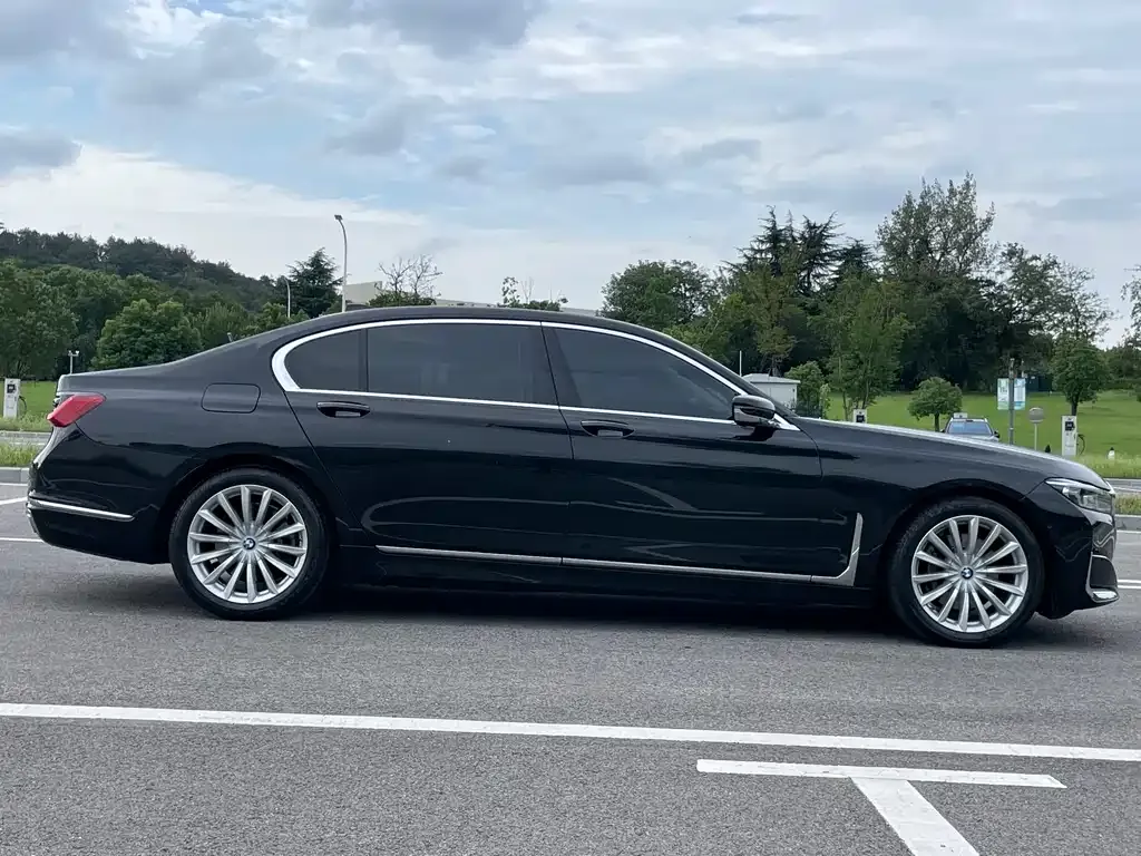 BMW 7 Series 2021 из CN, фото 4
