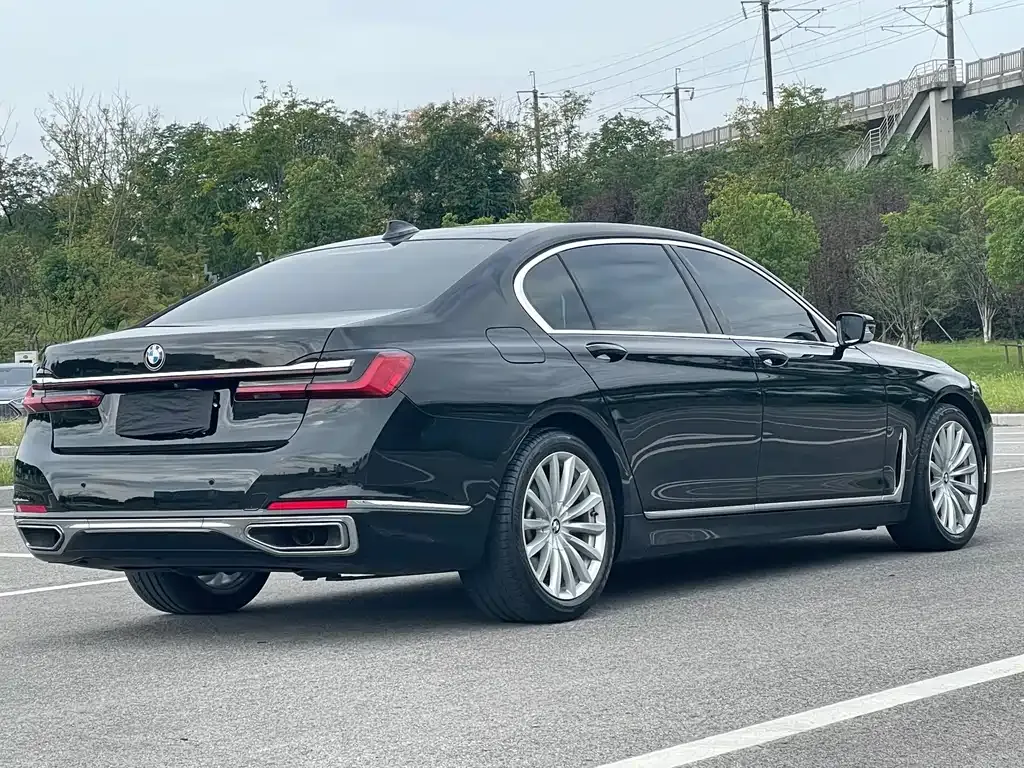 BMW 7 Series 2021 из CN, фото 7