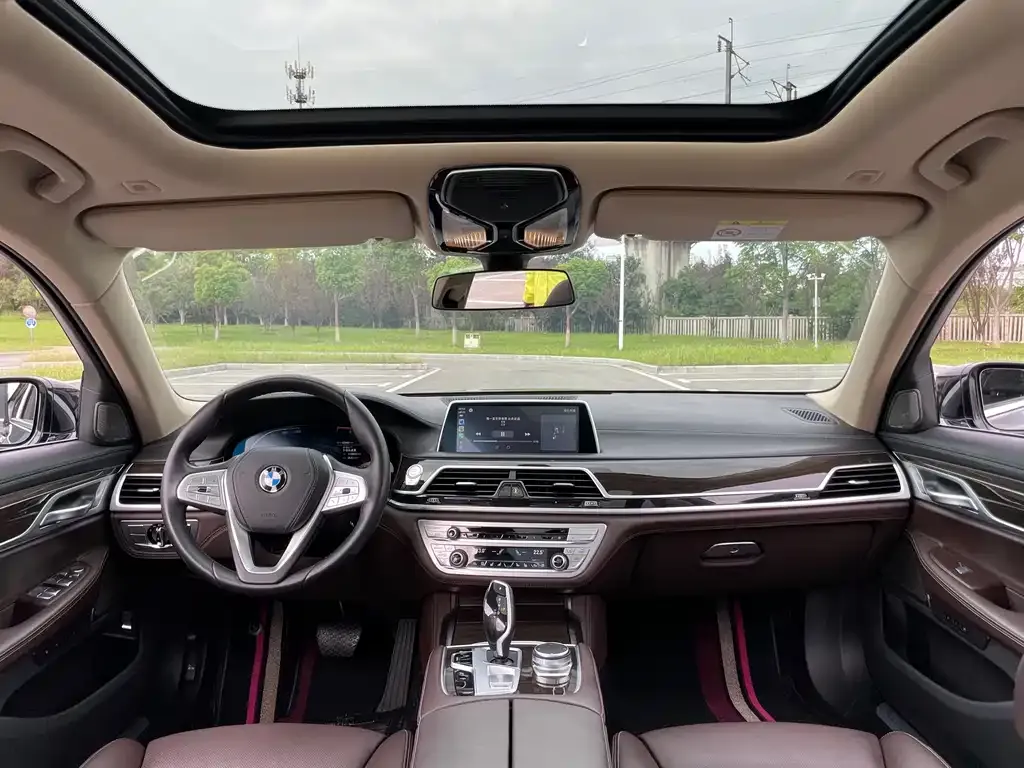 BMW 7 Series 2021 из CN, фото 9