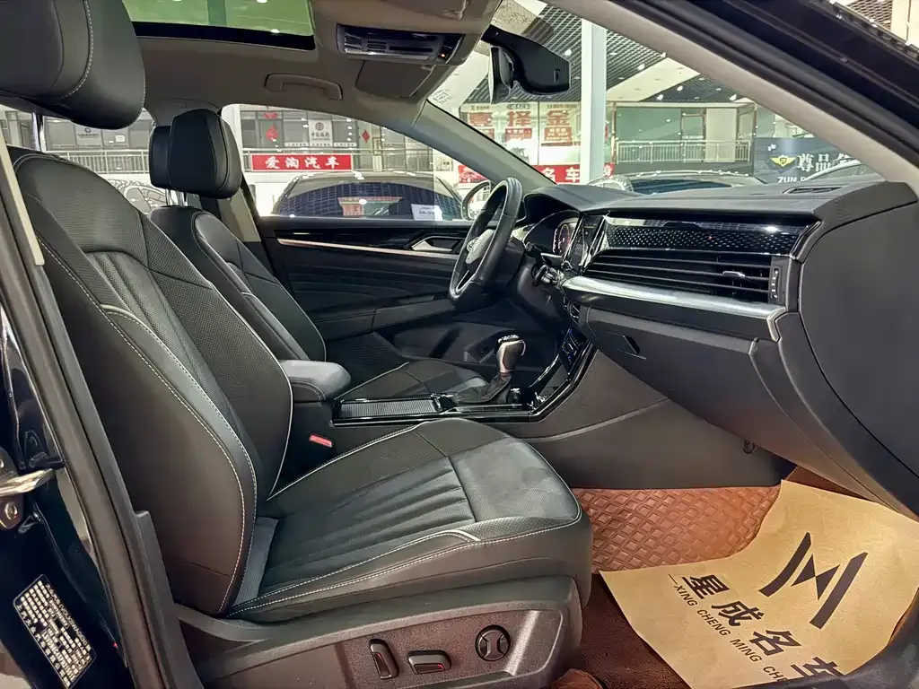 Volkswagen Passat 2024 из CN, фото 8