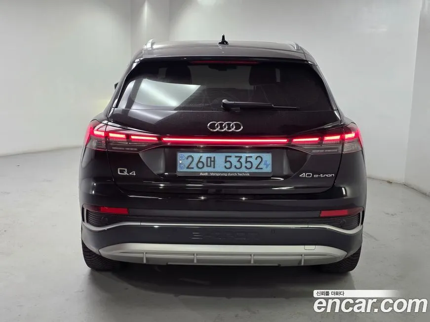 Audi Q4 e-tron — фото 4