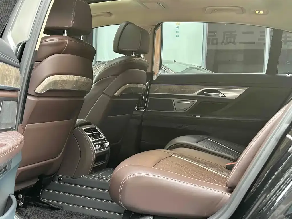 BMW 7 Series 2021 из CN, фото 5