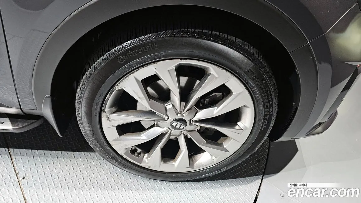 Kia Sorento — фото 5
