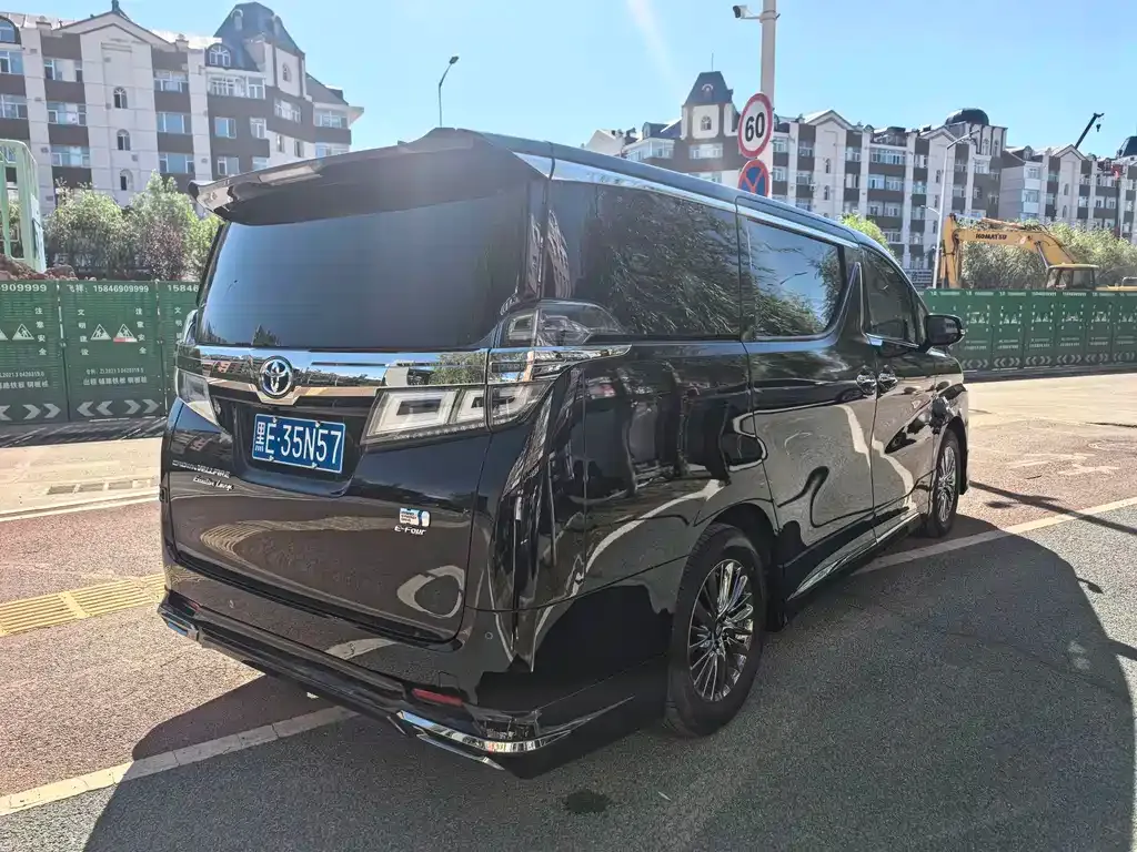 Toyota Vellfire 2022 из CN, фото 4