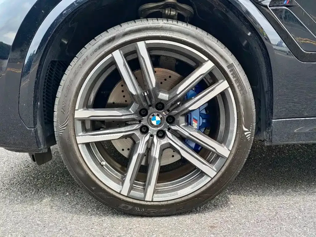 BMW X6 M 2023 из CN, фото 7