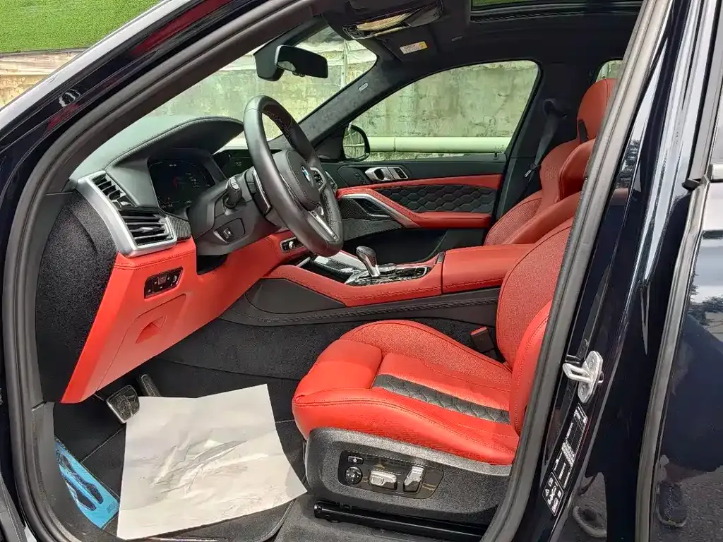 BMW X6 M 2023 из CN, фото 9