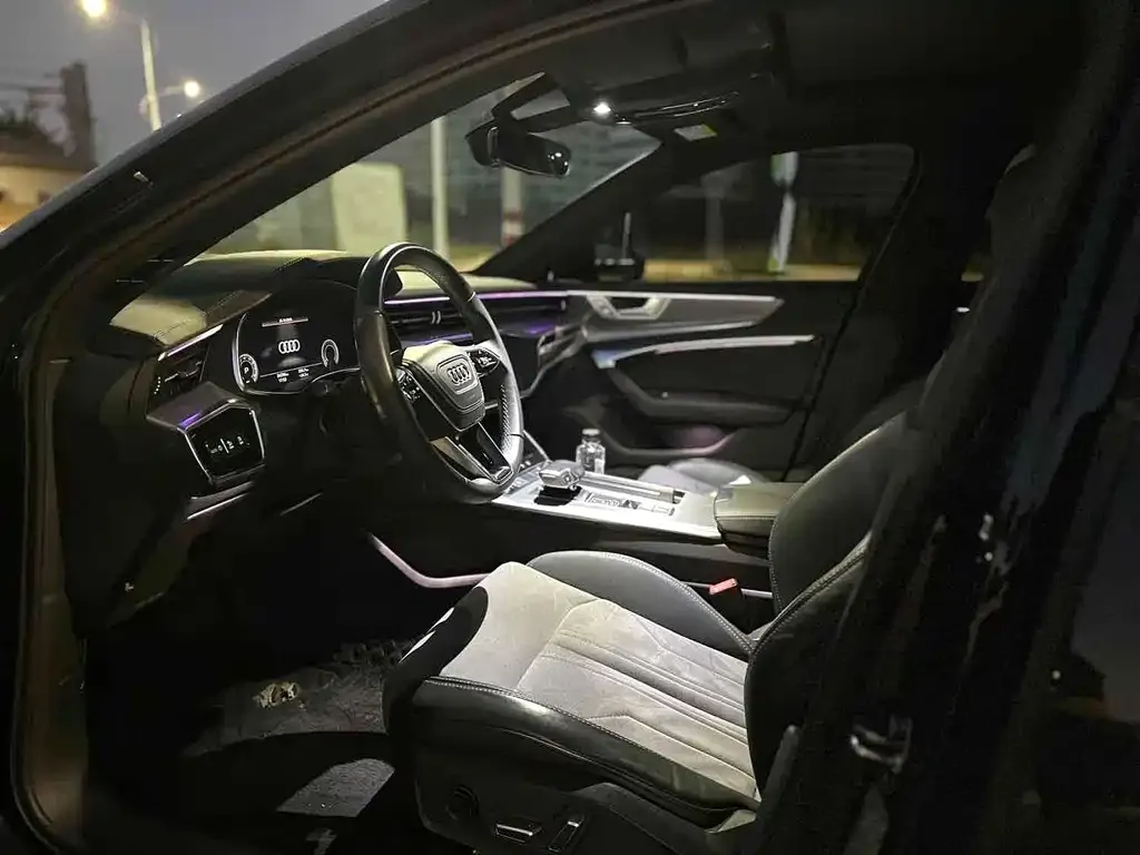 Audi A6L 2023 из CN, фото 4