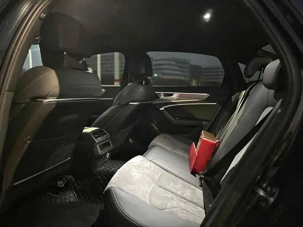Audi A6L 2023 из CN, фото 5