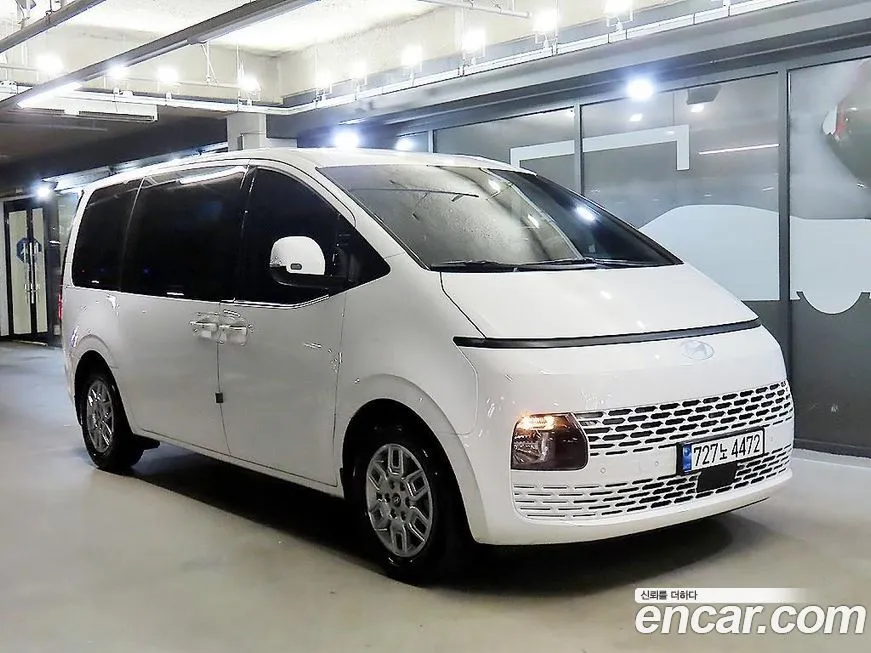 Hyundai Staria — фото 1