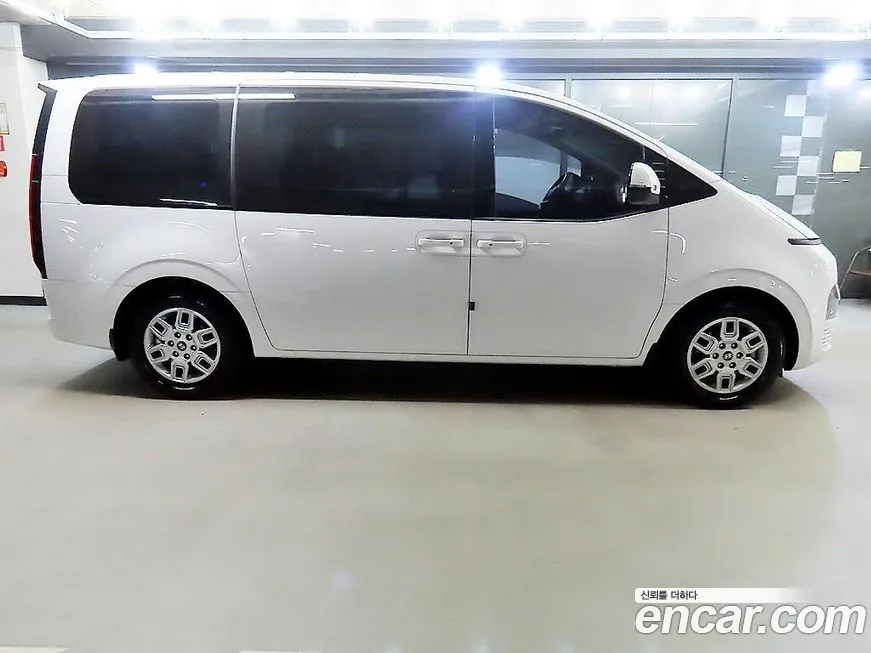 Hyundai Staria — фото 3