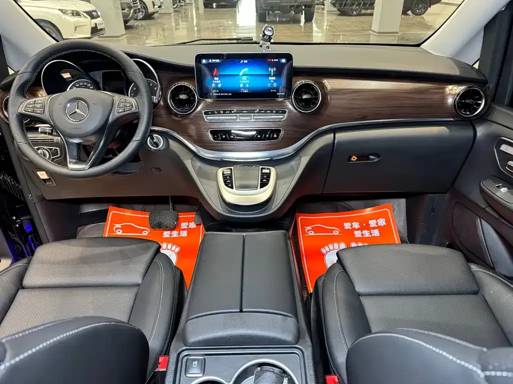 Mercedes-Benz V-Class 2023 из CN, фото 9