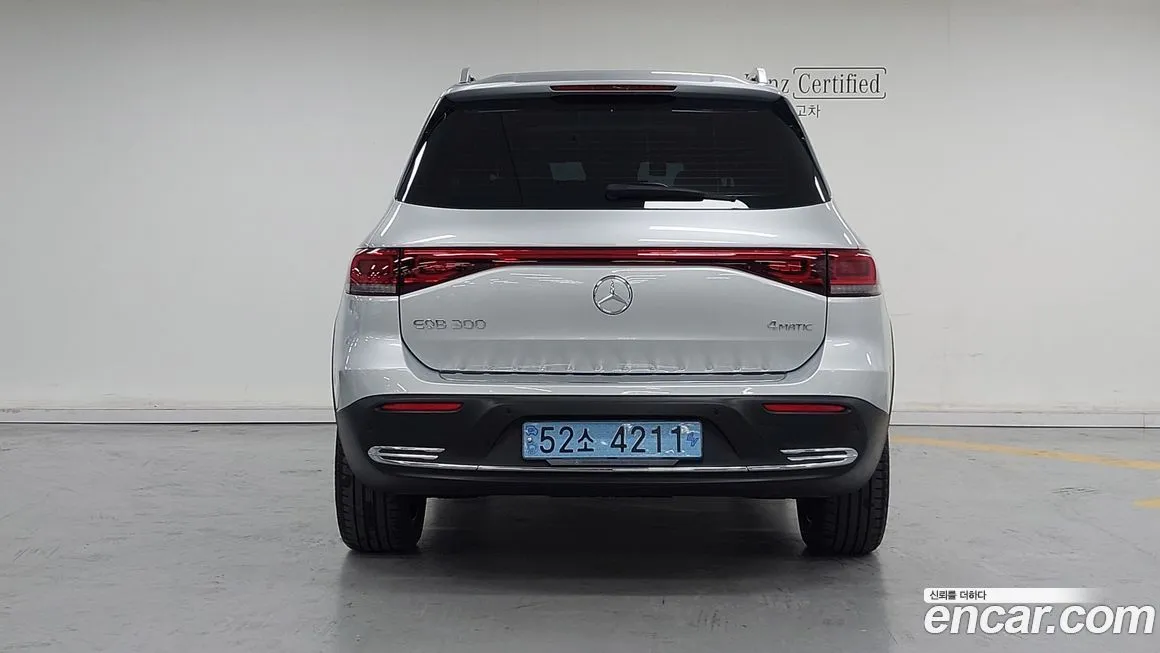Mercedes-Benz EQB — фото 4