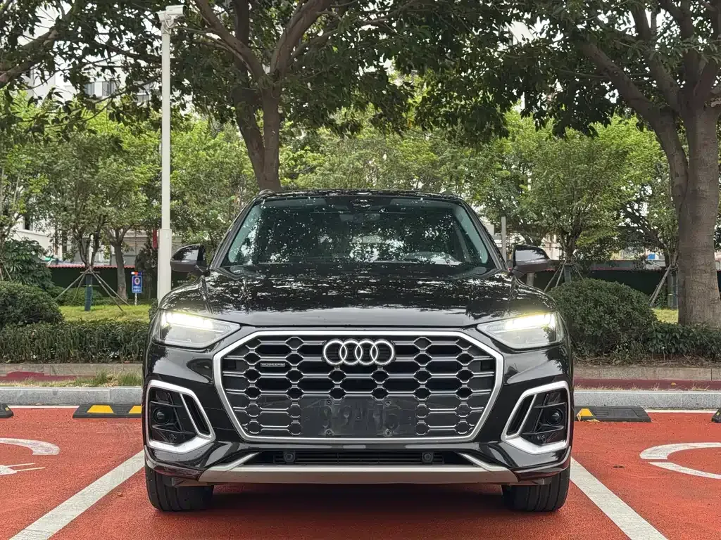 Audi Q5L 2022 из CN, фото 2