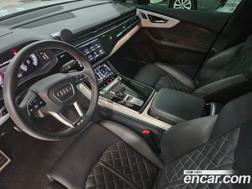 Audi Q7 2021 из KR, фото 6
