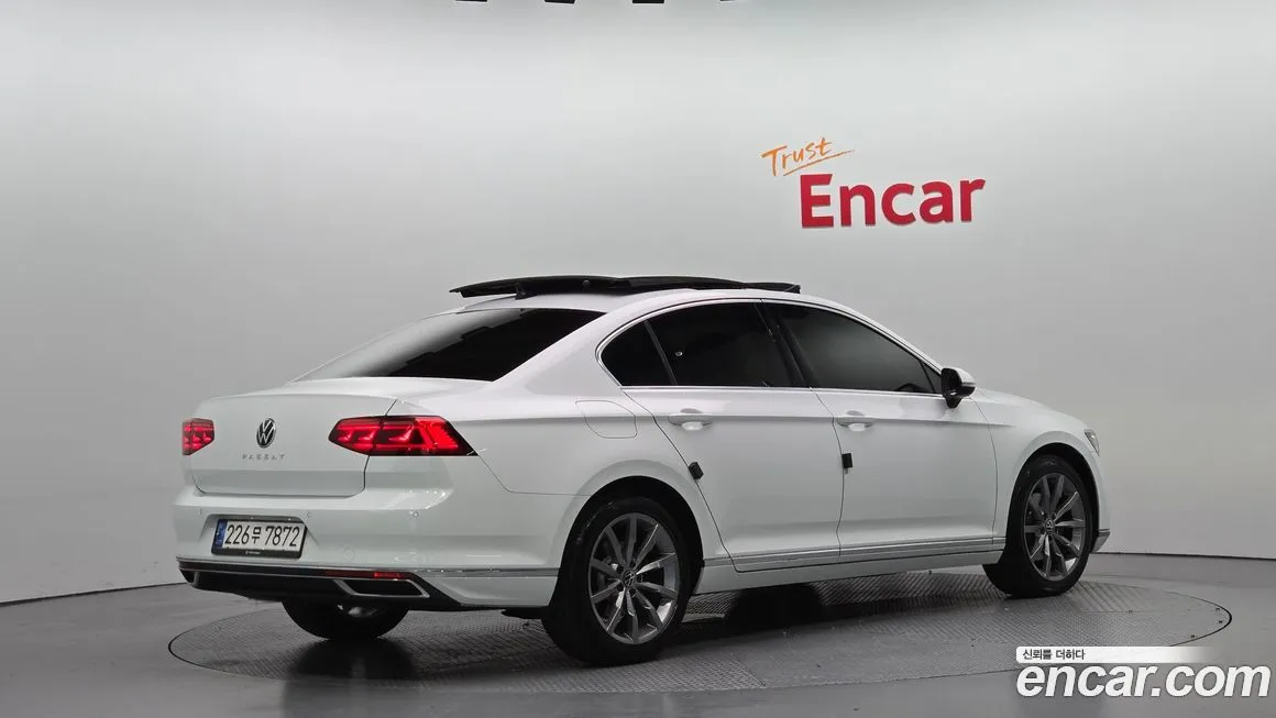 Volkswagen Passat 2021 из KR, фото 2