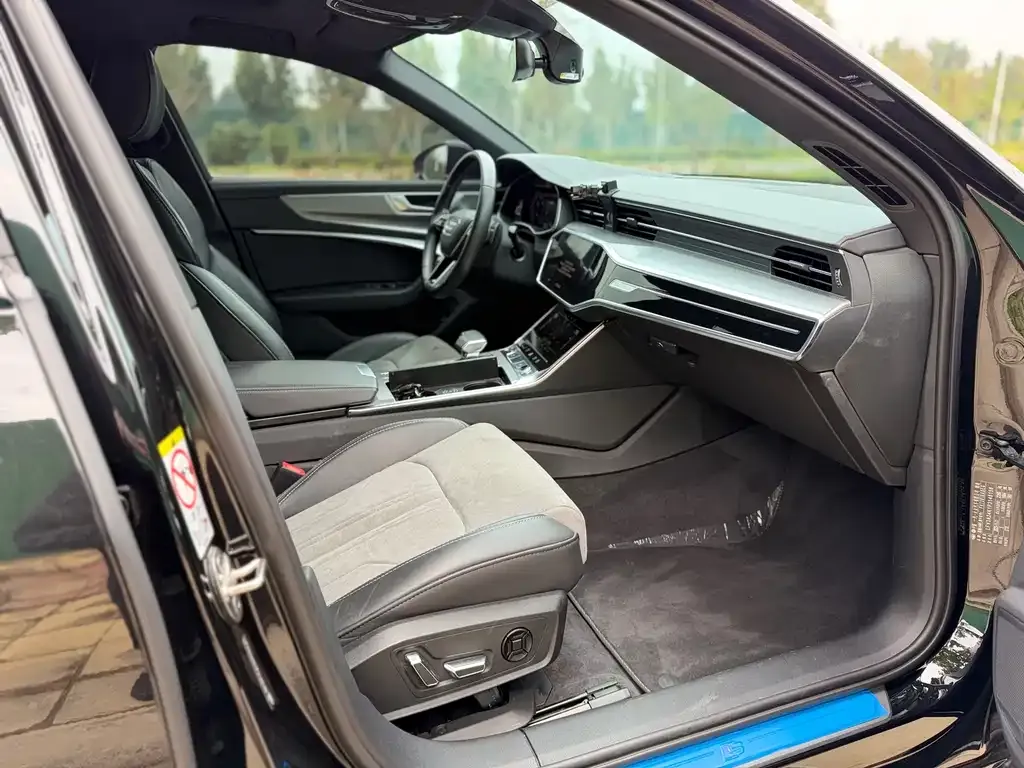 Audi A6L 2024 из CN, фото 10