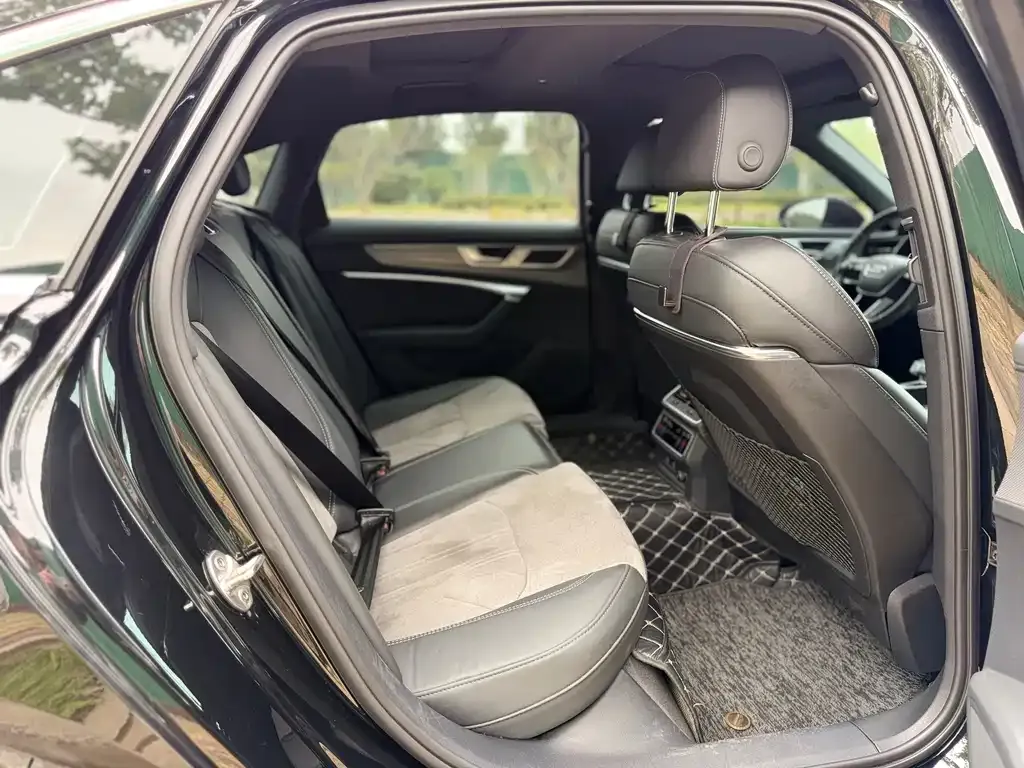 Audi A6L 2024 из CN, фото 9