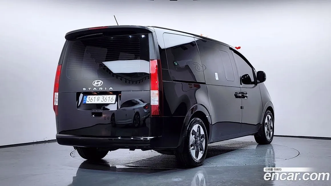 Hyundai Staria — фото 2