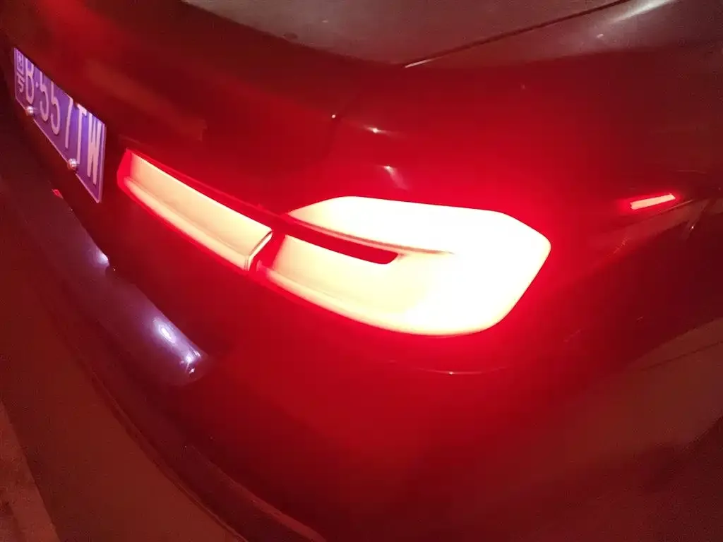 BMW 5 Series 2022 из CN, фото 8