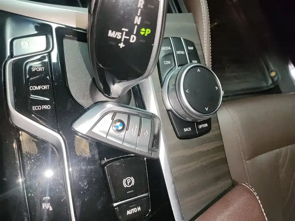 BMW 5 Series 2022 из CN, фото 9