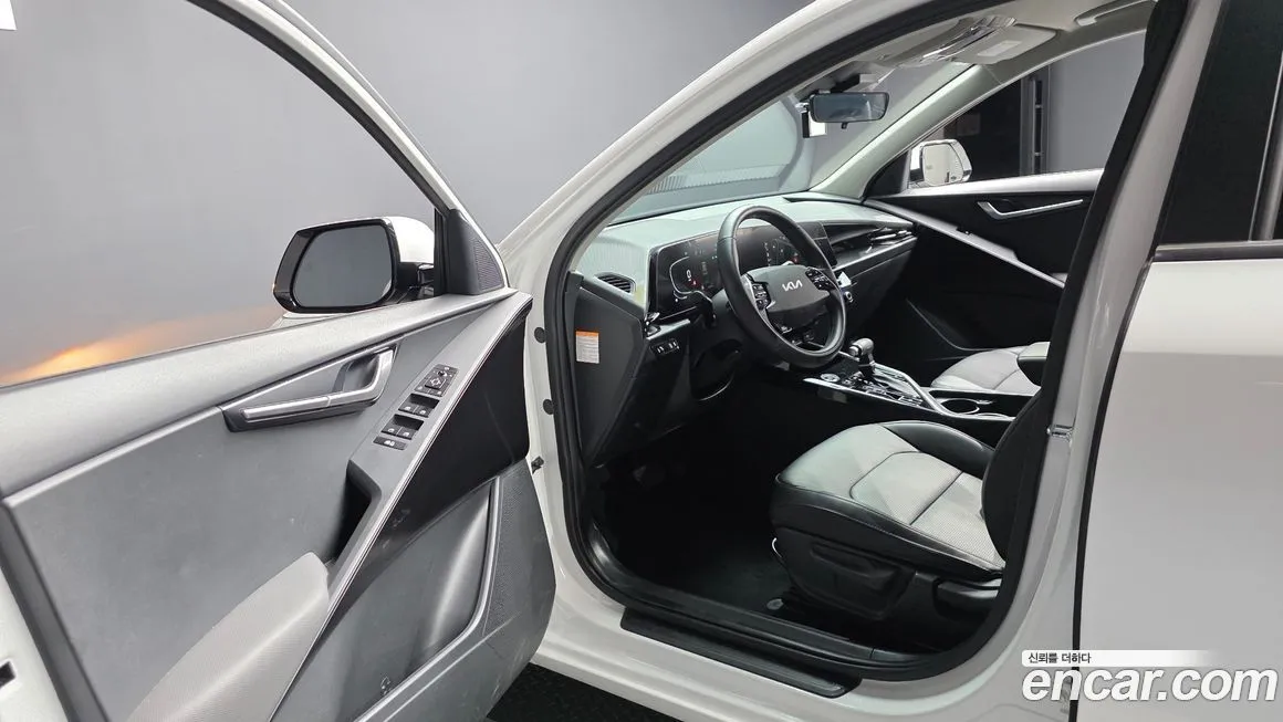Kia Niro — фото 10