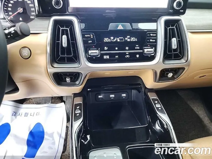 Kia Sorento — фото 10