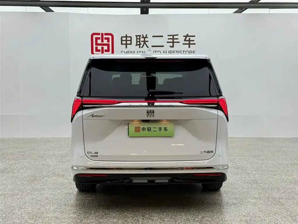 Buick GL8 Hybrid — фото 2