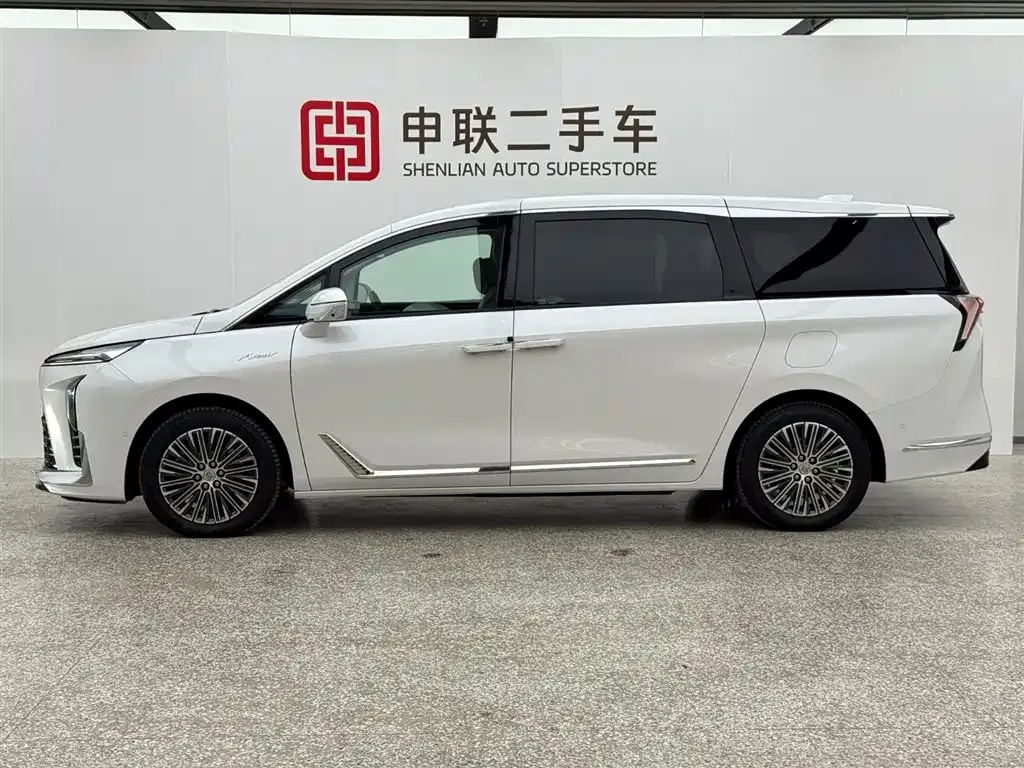 Buick GL8 Hybrid — фото 4
