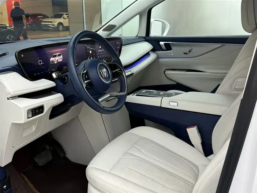 Buick GL8 Hybrid — фото 6