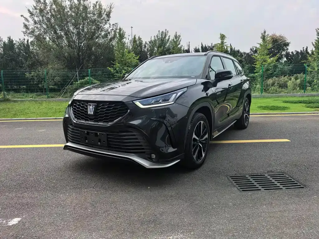 Toyota Crown Kluger 2025 из CN, фото 1