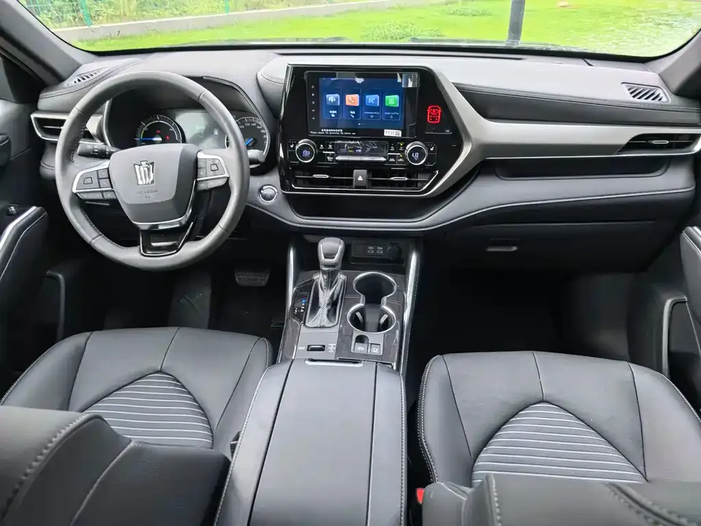 Toyota Crown Kluger 2025 из CN, фото 10