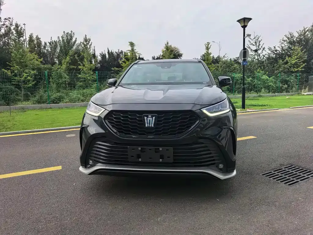Toyota Crown Kluger 2025 из CN, фото 2