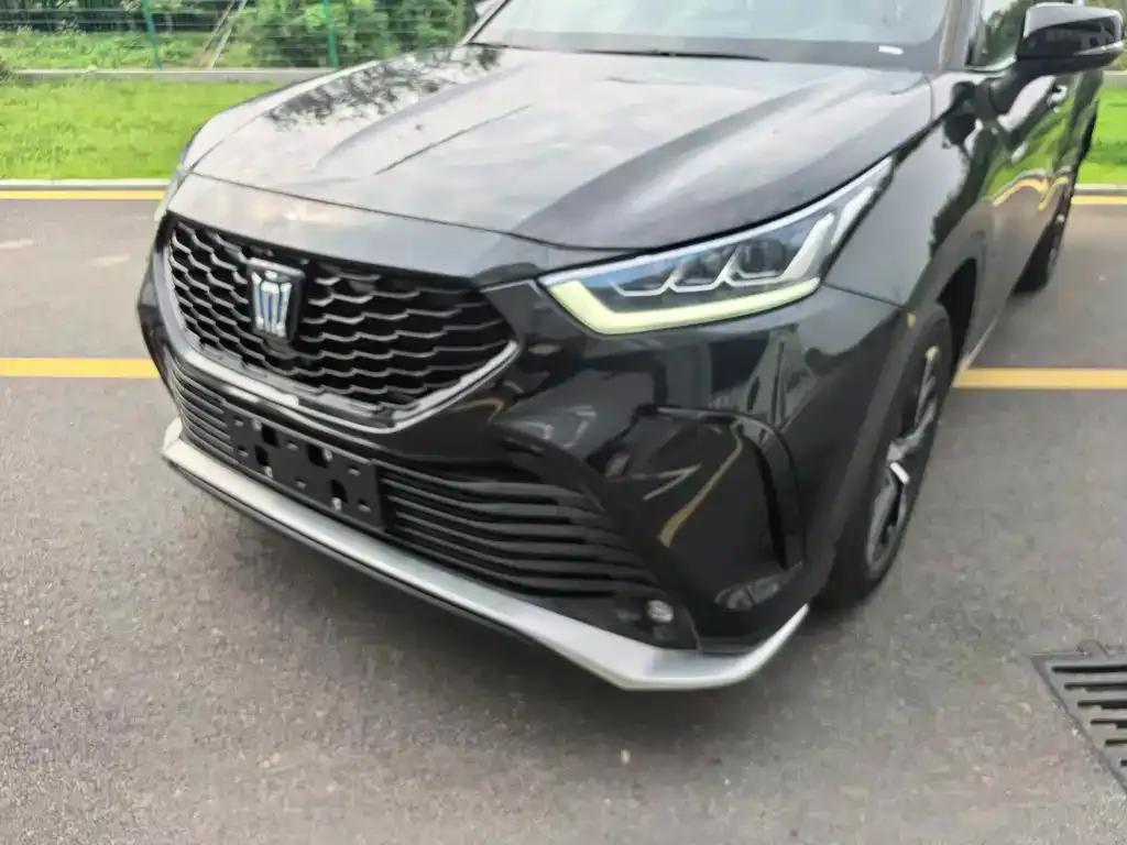 Toyota Crown Kluger 2025 из CN, фото 3
