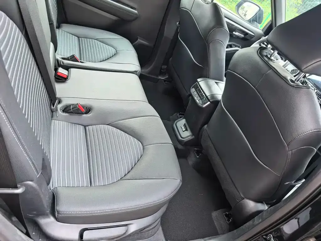 Toyota Crown Kluger 2025 из CN, фото 7