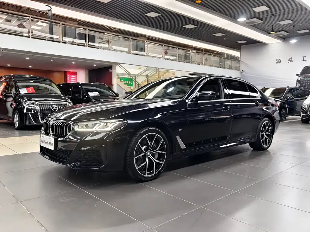 BMW 5 Series — фото 1