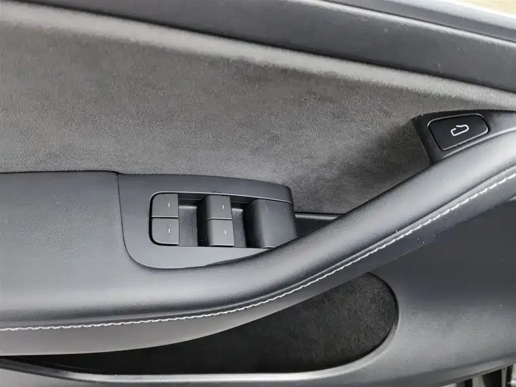 Tesla Model Y 2023 из CN, фото 9