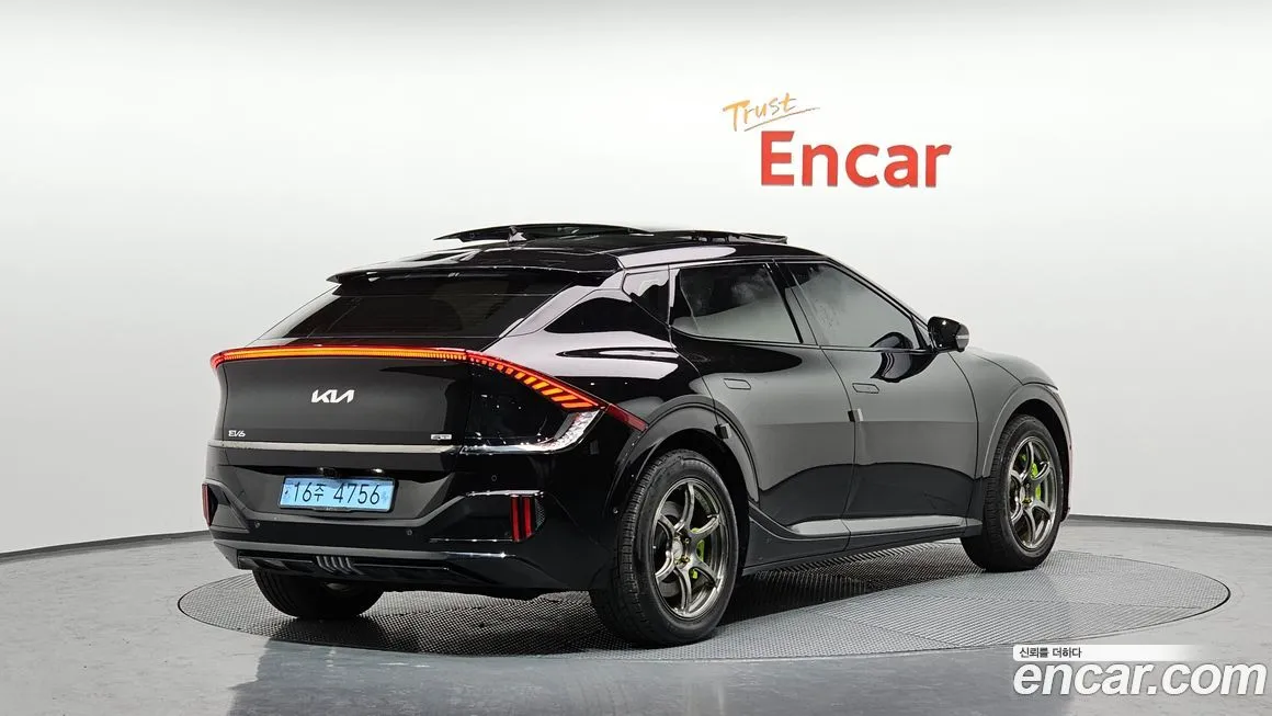 Kia EV6 2023 из KR, фото 2