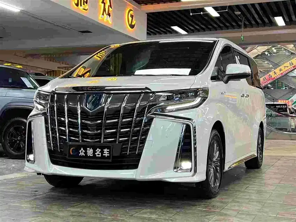 Toyota Alphard — фото 3