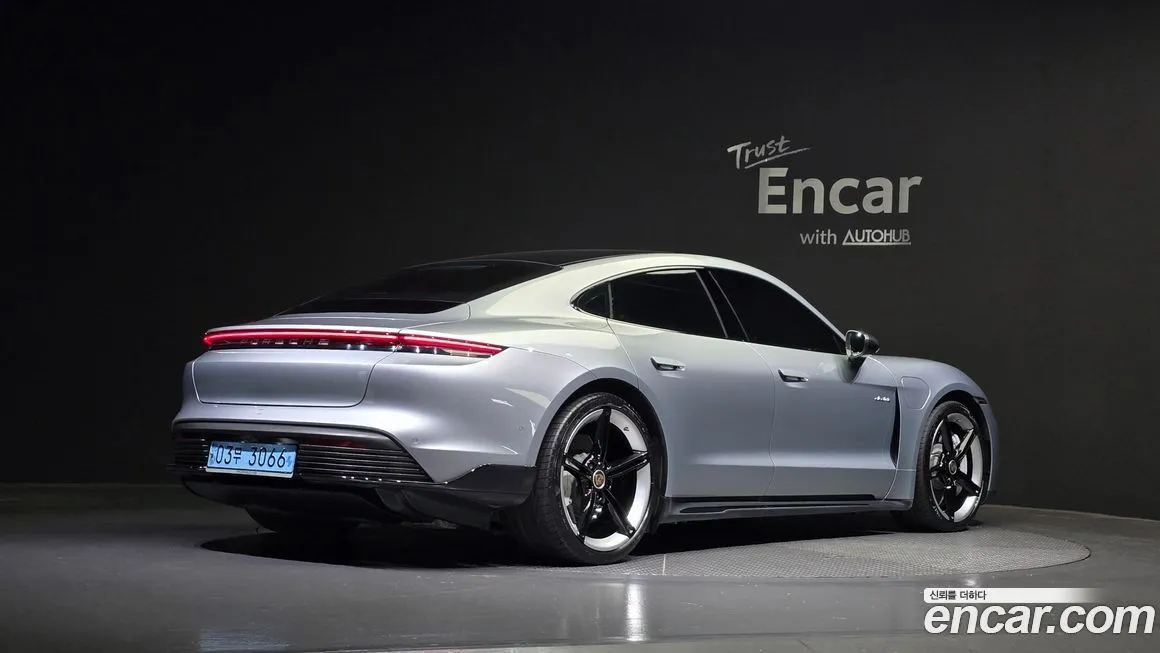 Porsche Taycan 2021 из KR, фото 2