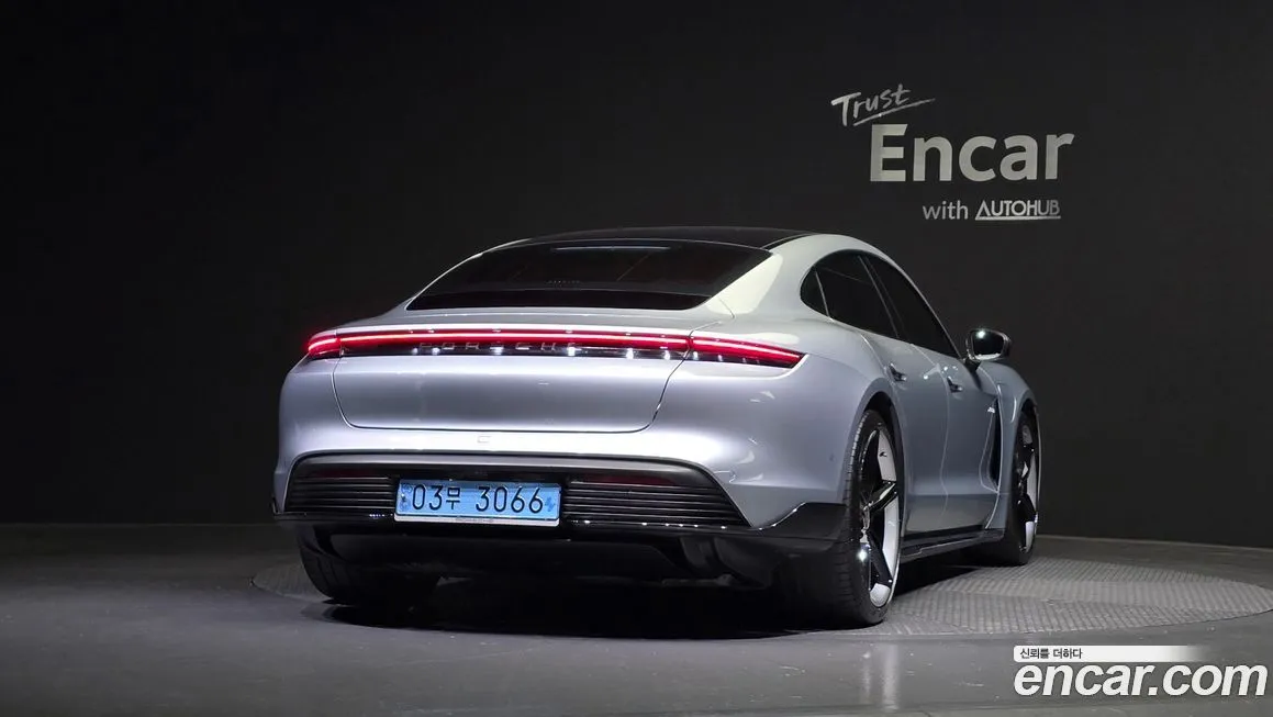 Porsche Taycan 2021 из KR, фото 4
